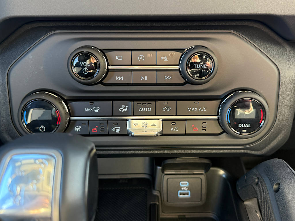 Thumbnail: 2025 Ford Bronco - 23