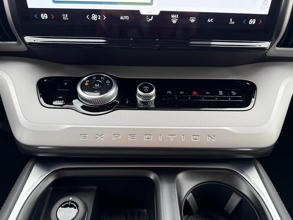 Thumbnail: 2027 Ford Expedition MAX - 21
