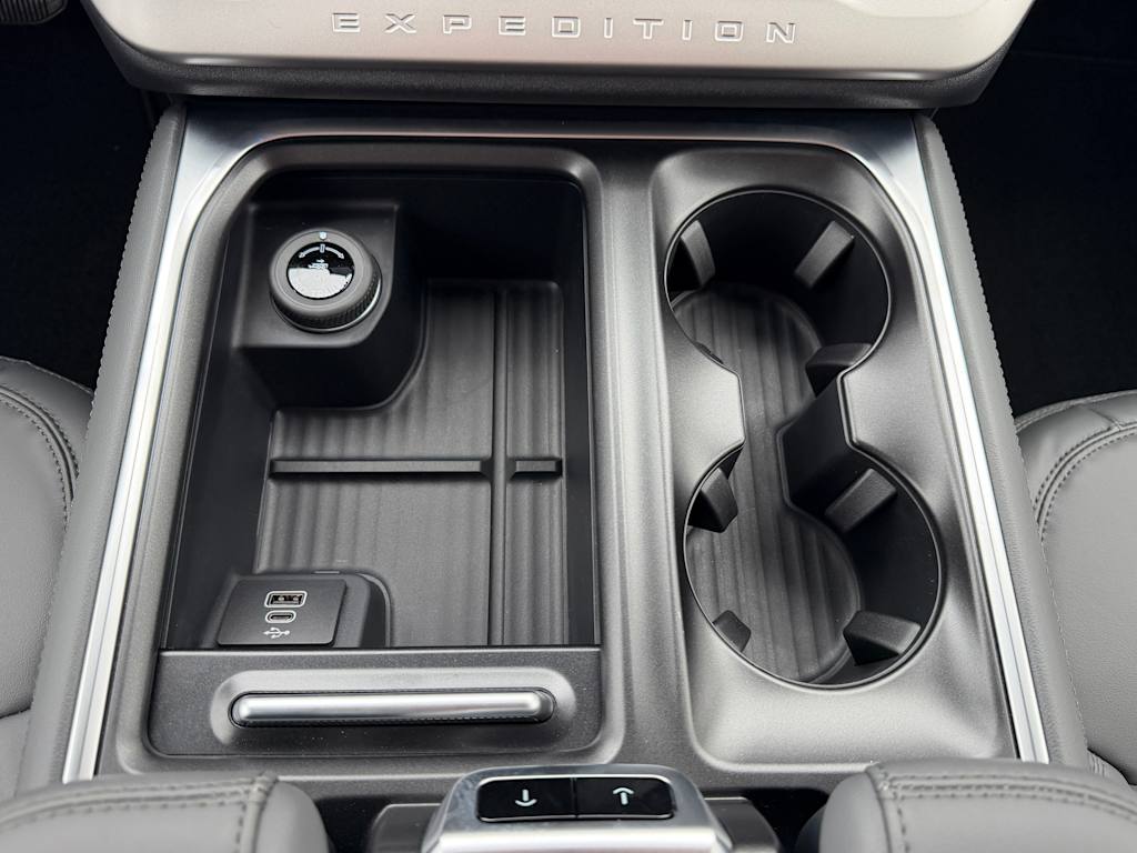 Thumbnail: 2027 Ford Expedition MAX - 12