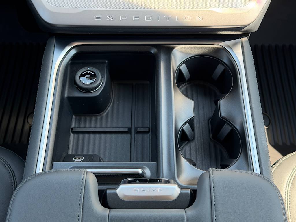 Thumbnail: 2027 Ford Expedition MAX - 21