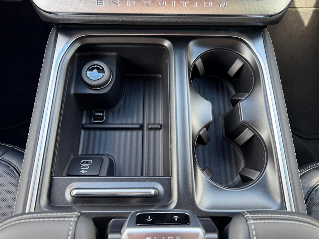Thumbnail: 2027 Ford Expedition MAX - 10