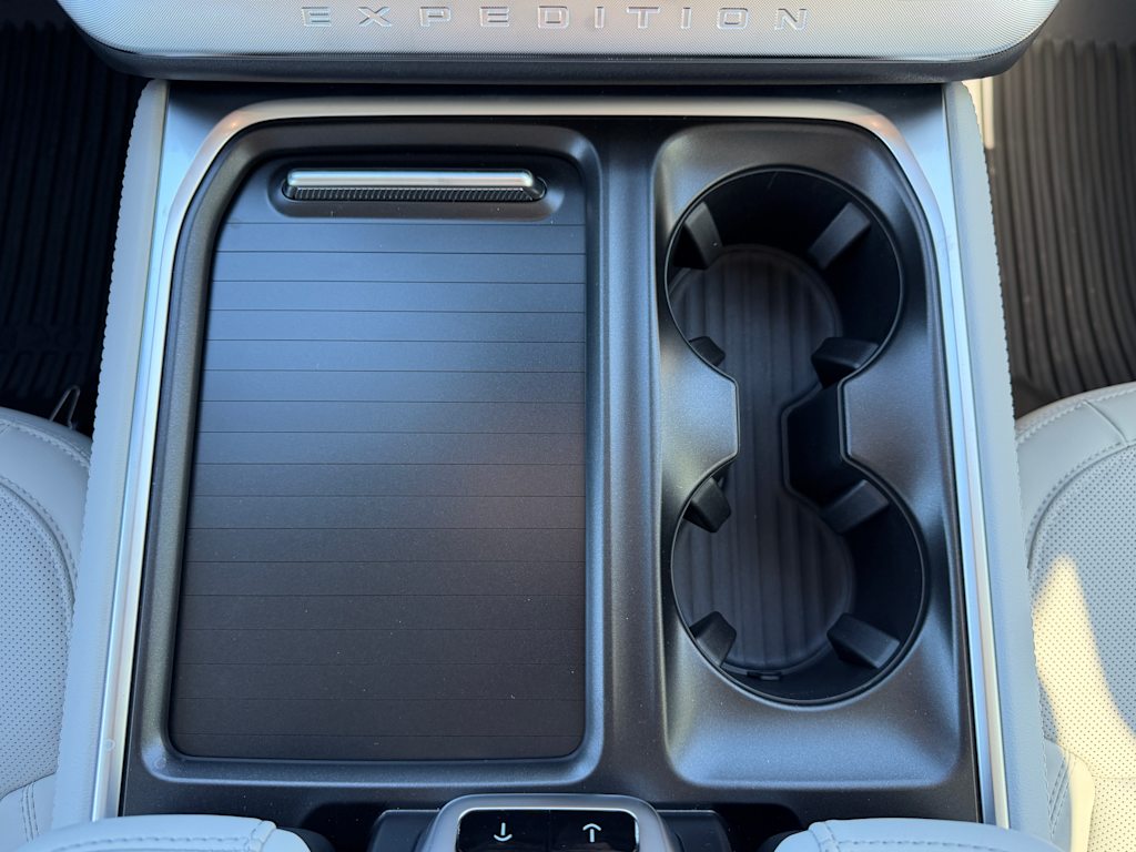 Thumbnail: 2027 Ford Expedition MAX - 10
