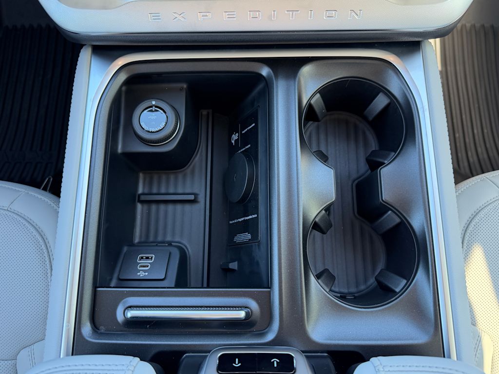 Thumbnail: 2027 Ford Expedition MAX - 21