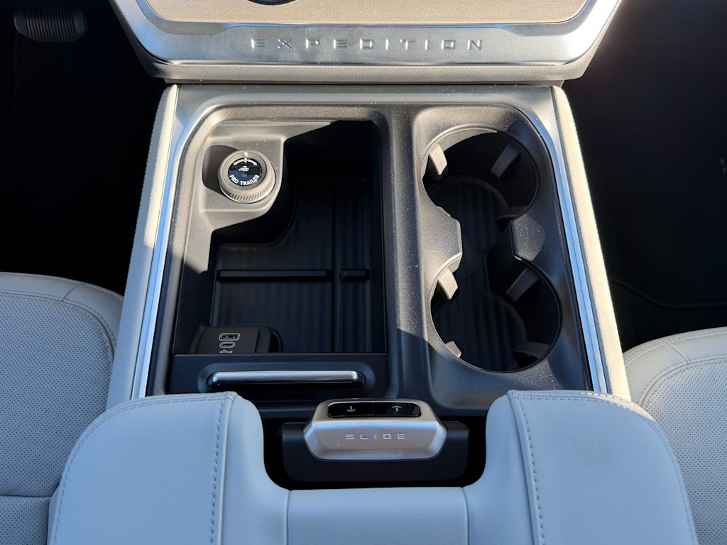 Thumbnail: 2026 Ford Expedition MAX - 22