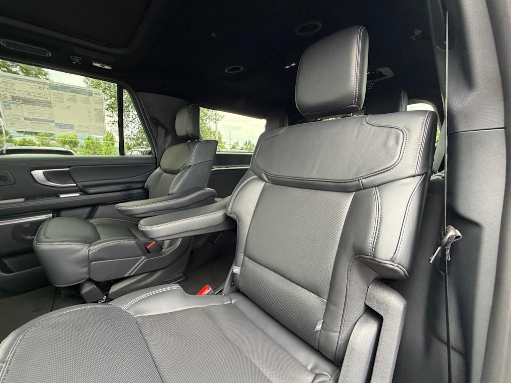 Thumbnail: 2027 Ford Expedition MAX - 10