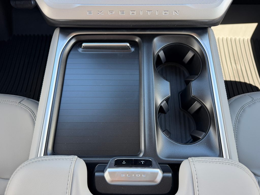 Thumbnail: 2026 Ford Expedition - 21