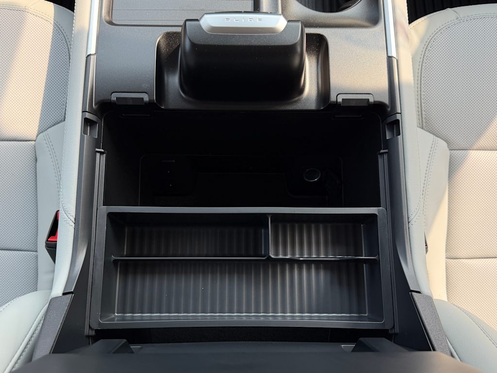 Thumbnail: 2027 Ford Expedition - 13