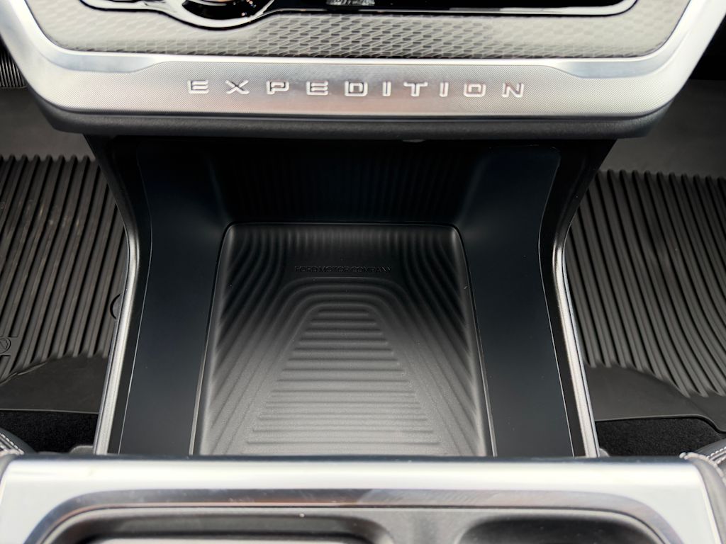Thumbnail: 2026 Ford Expedition - 25