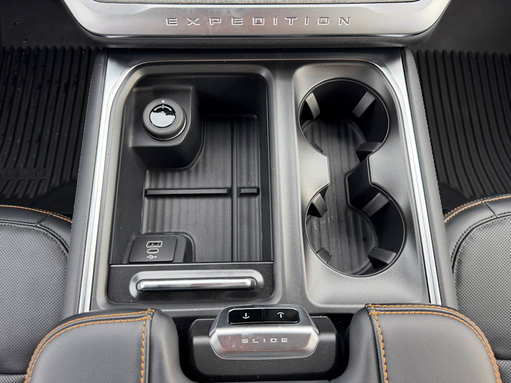 Thumbnail: 2026 Ford Expedition - 21