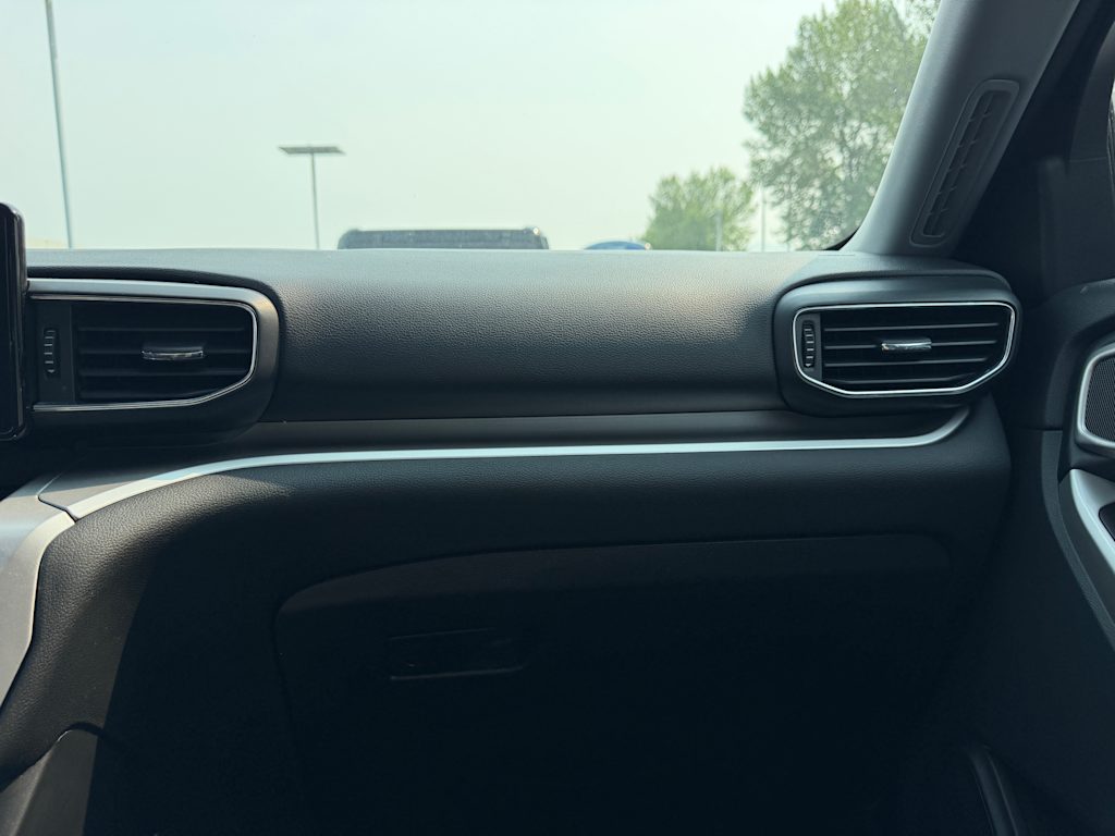 Thumbnail: 2022 Ford Explorer - 26