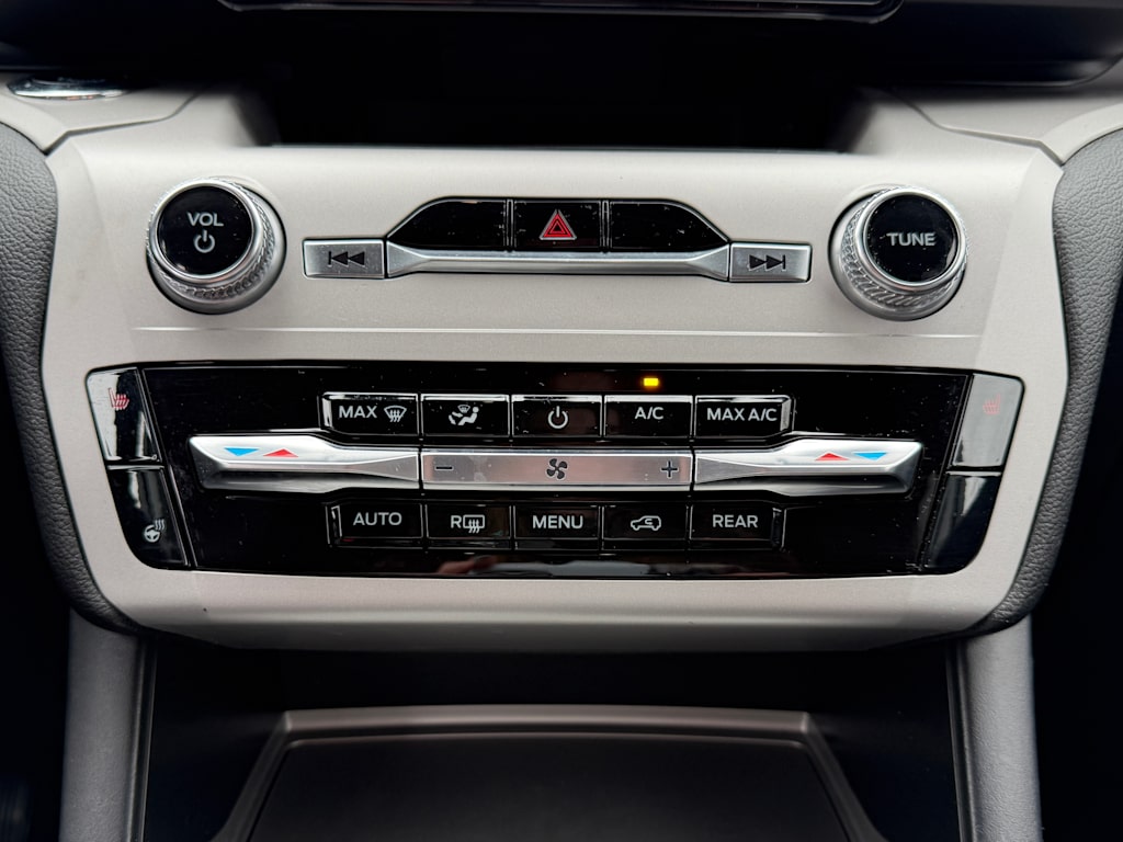 Thumbnail: 2024 Ford Explorer - 23