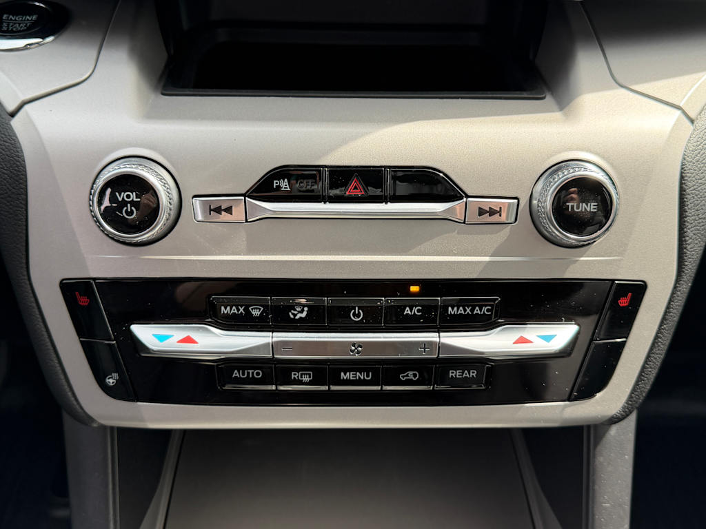 Thumbnail: 2024 Ford Explorer - 21