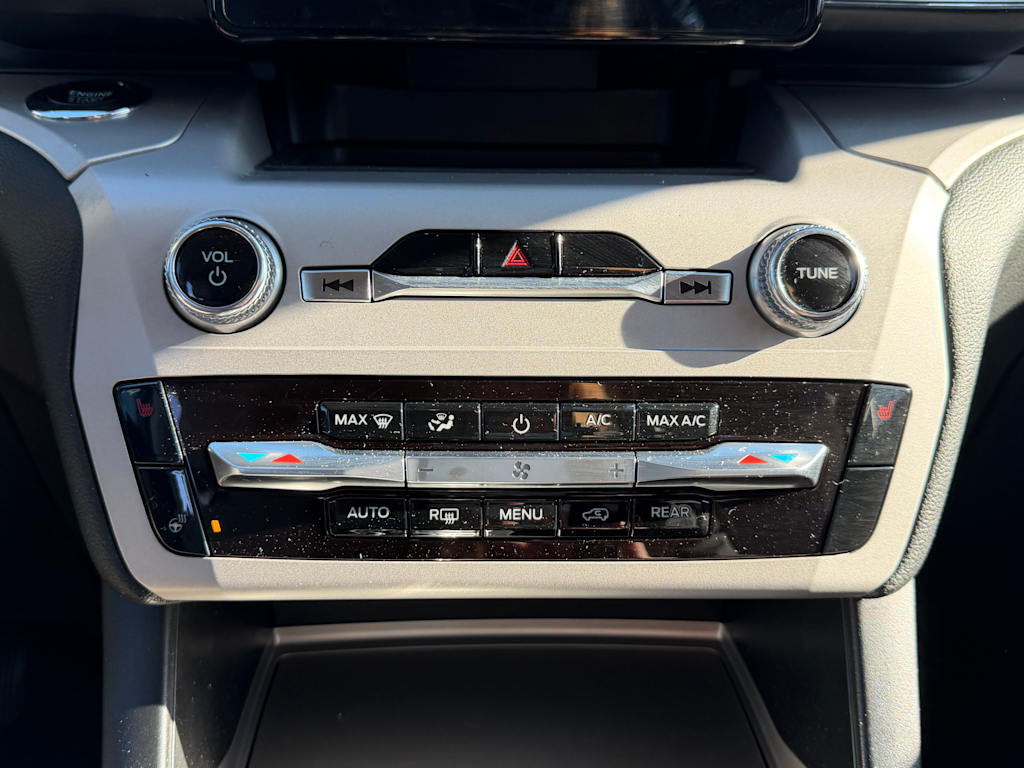 Thumbnail: 2024 Ford Explorer - 24