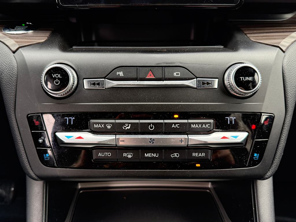 2020 Ford Explorer Limited 22