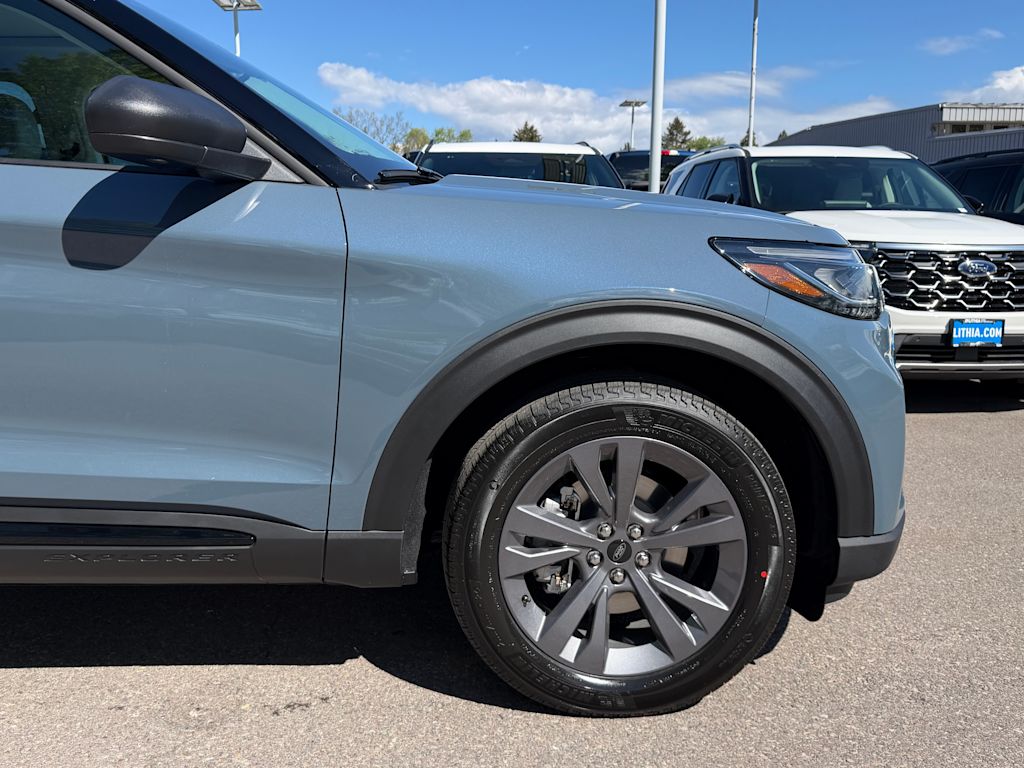 Thumbnail: 2026 Ford Explorer - 6