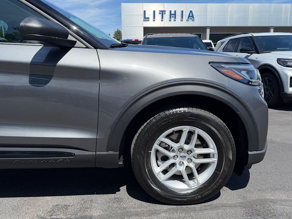 Thumbnail: 2026 Ford Explorer - 6