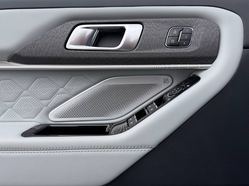 Thumbnail: 2026 Ford Explorer - 21