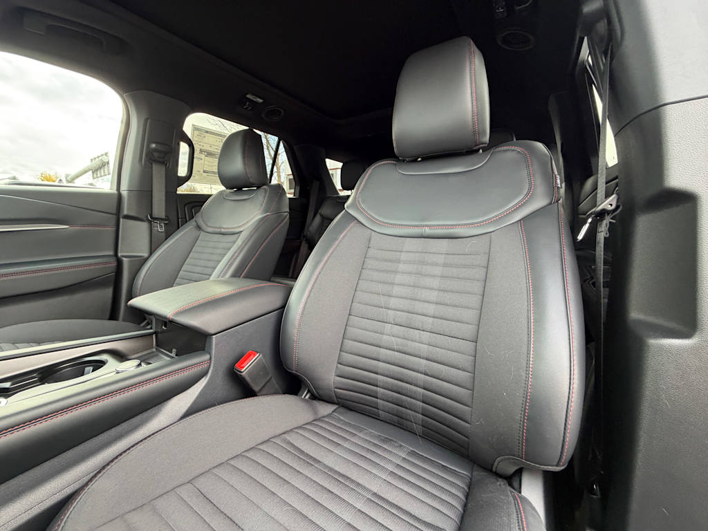 Thumbnail: 2026 Ford Explorer - 8