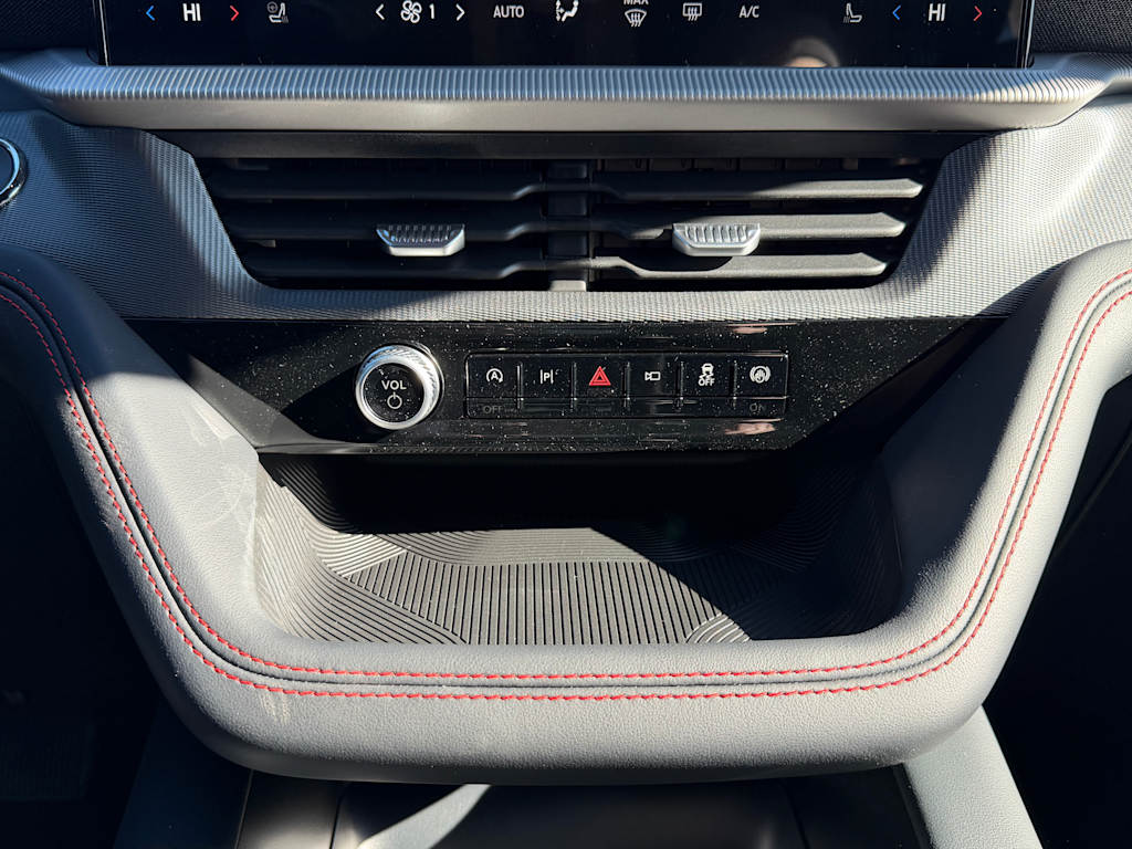 Thumbnail: 2026 Ford Explorer - 25