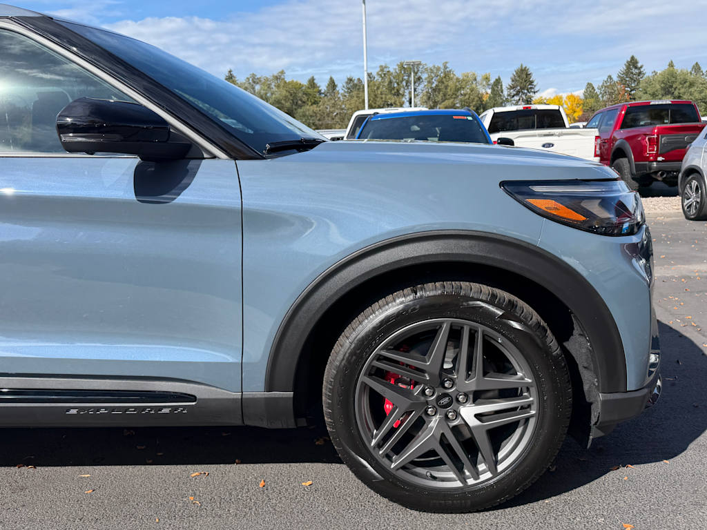 Thumbnail: 2026 Ford Explorer - 5