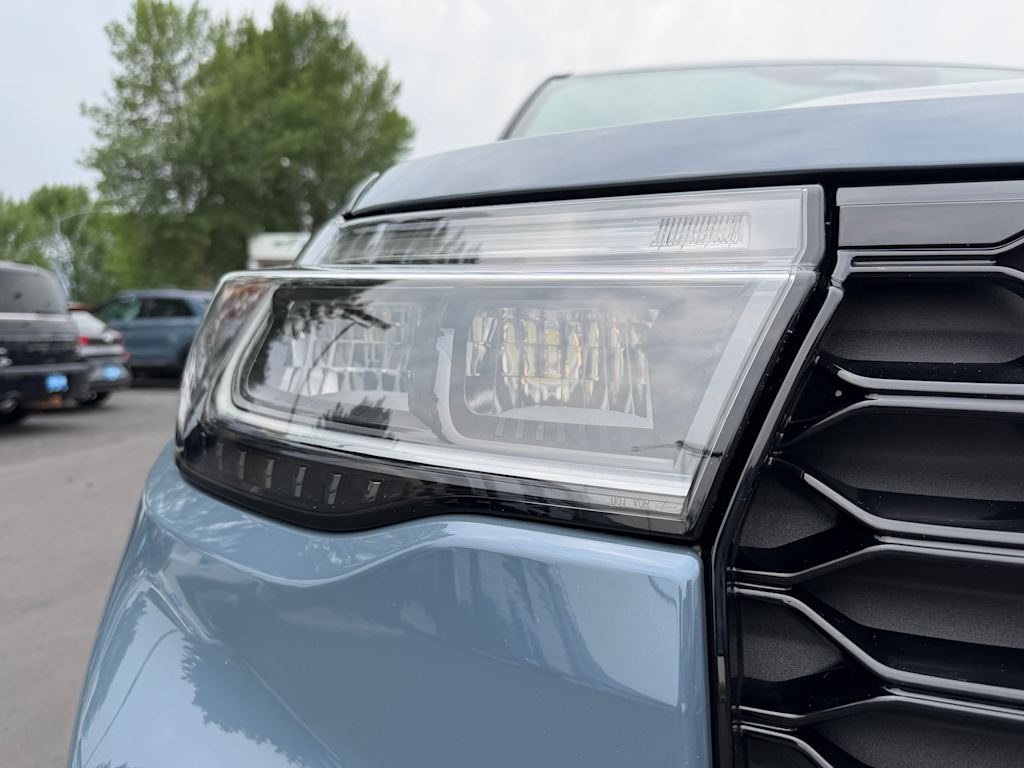 Thumbnail: 2025 Ford Explorer - 17