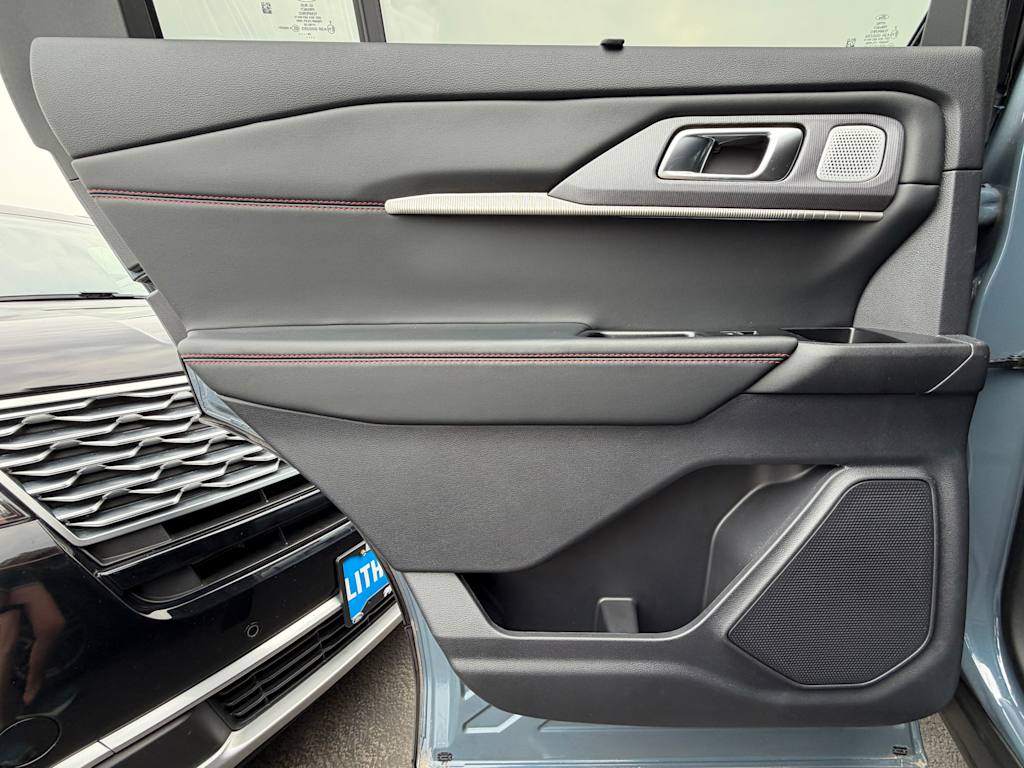 Thumbnail: 2025 Ford Explorer - 28