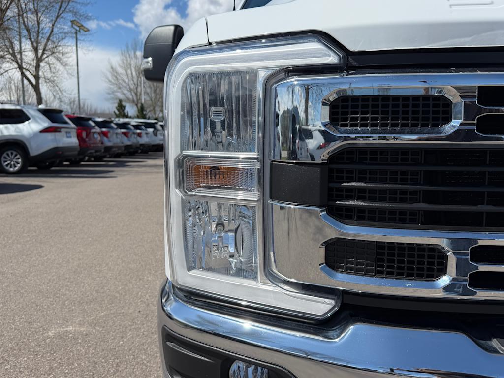 Thumbnail: 2025 Ford F-350 - 5