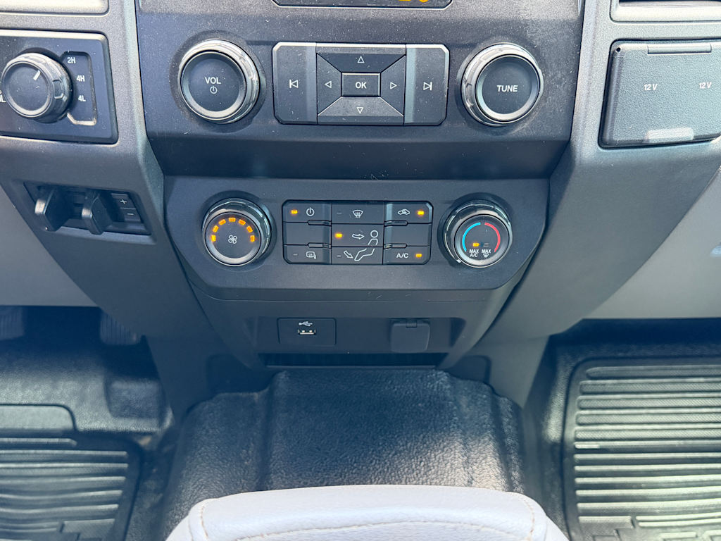 Thumbnail: 2019 Ford F-350 - 23