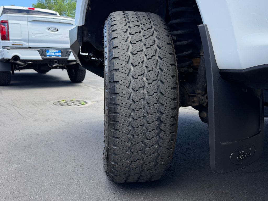 Thumbnail: 2019 Ford F-350 - 32