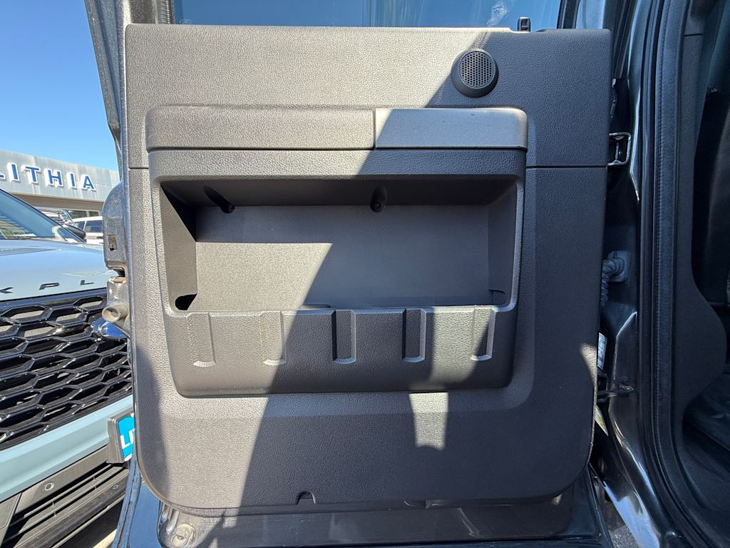 Thumbnail: 2016 Ford F-350 - 23