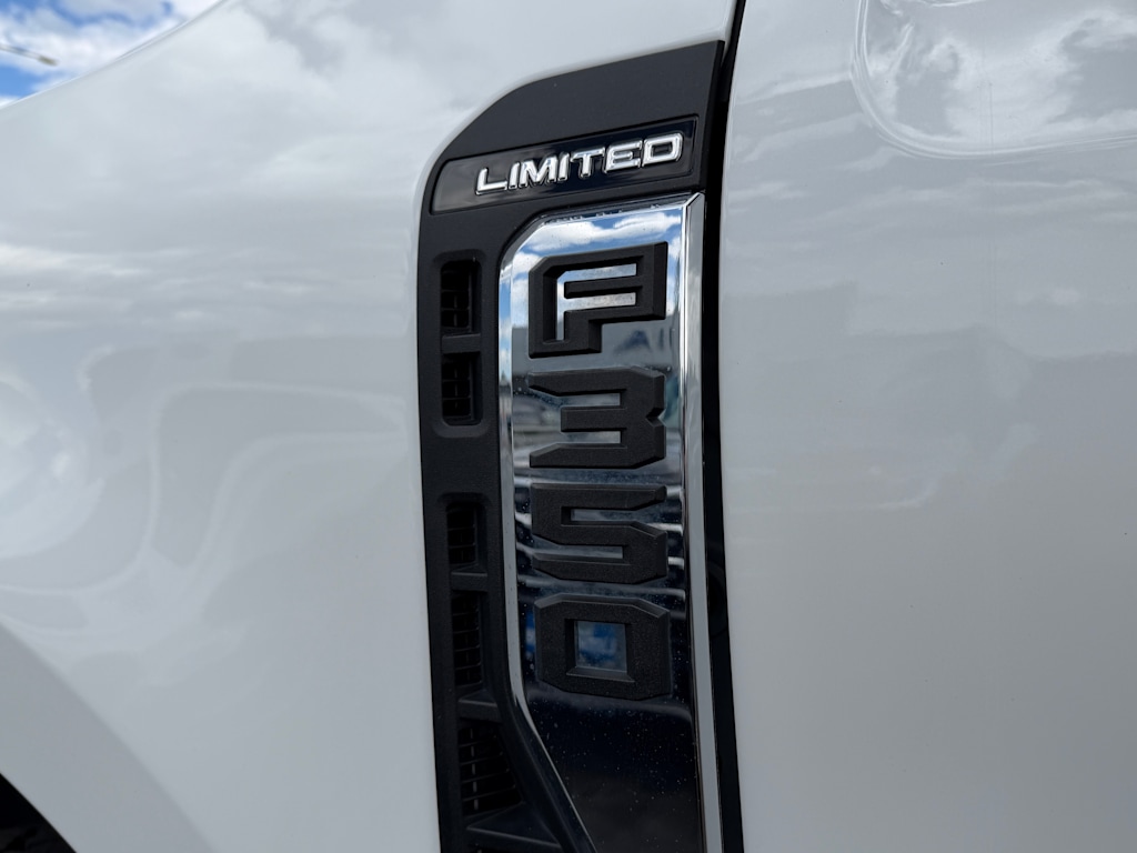 Thumbnail: 2023 Ford F-350 - 34