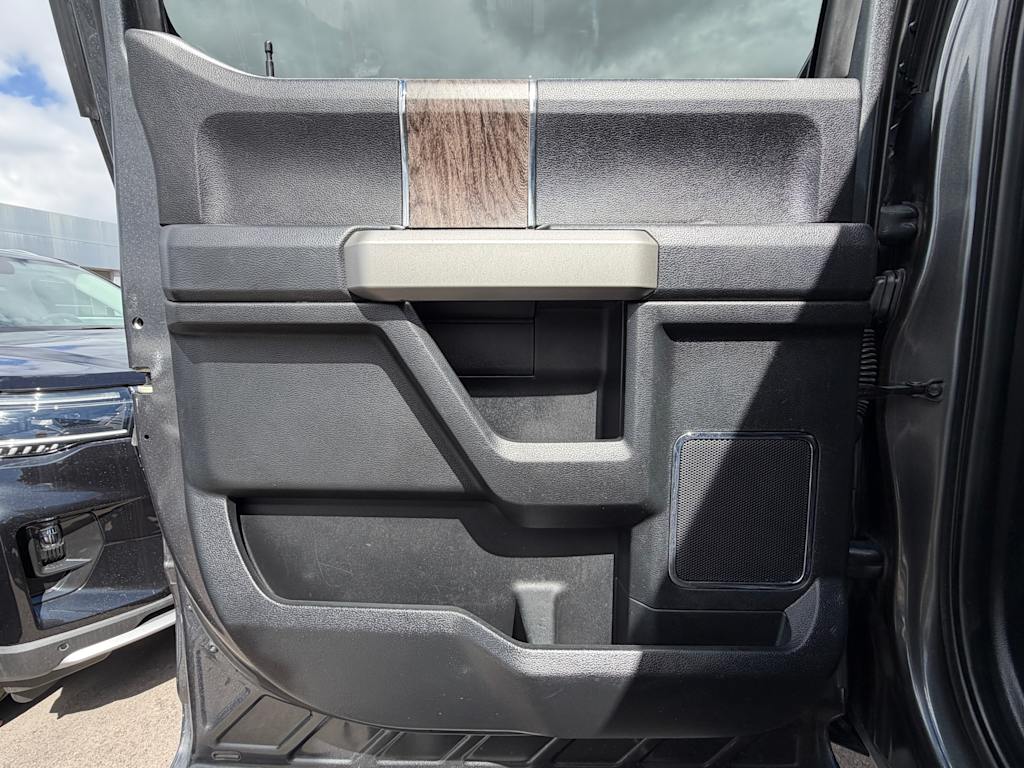 Thumbnail: 2019 Ford F-350 - 31