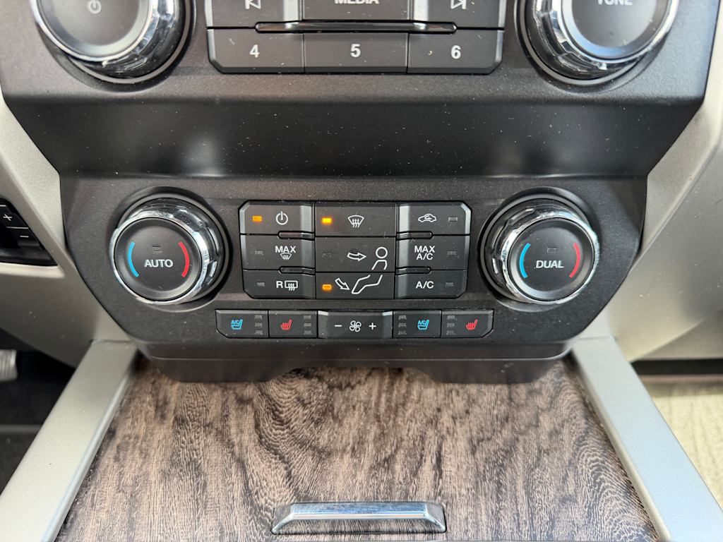 Thumbnail: 2019 Ford F-350 - 23