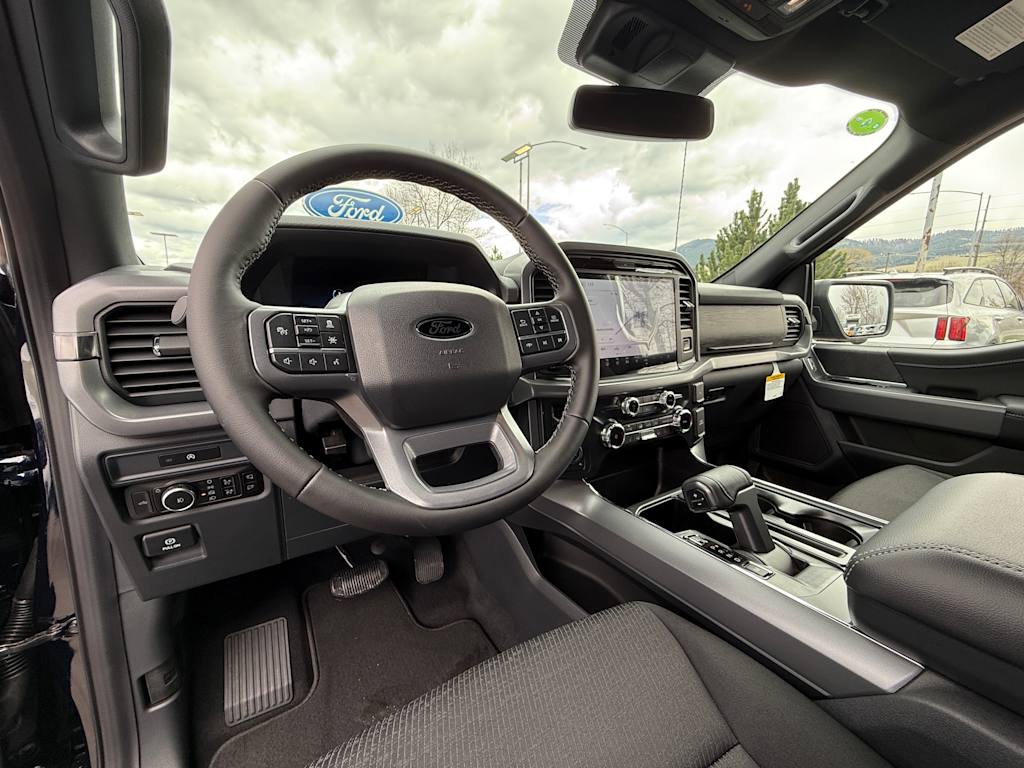 2025 Ford F-150 XLT 2