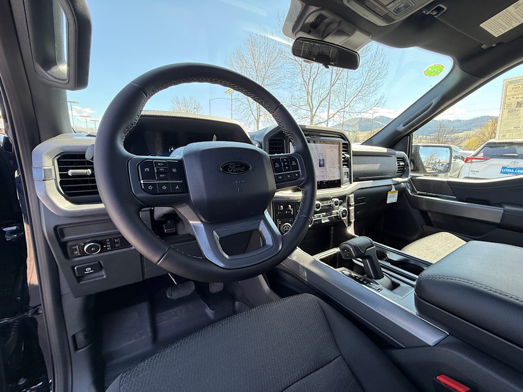 2025 Ford F-150 XLT 2