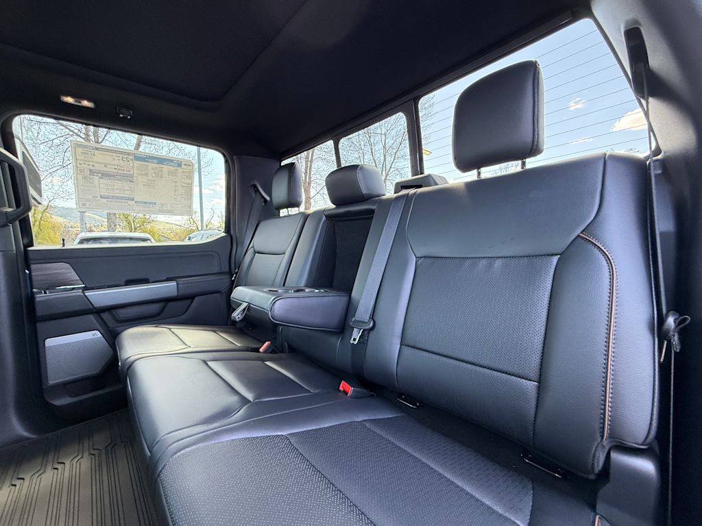 2025 Ford F-150 Lariat 32