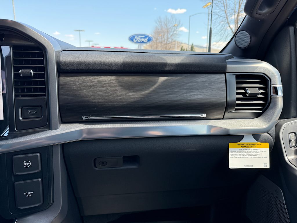 2025 Ford F-150 Lariat 28