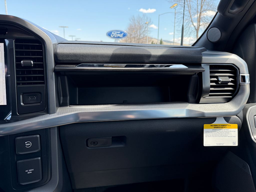 2025 Ford F-150 Lariat 29