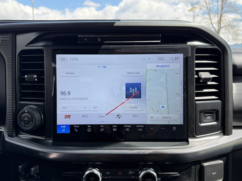 2025 Ford F-150 Lariat 11