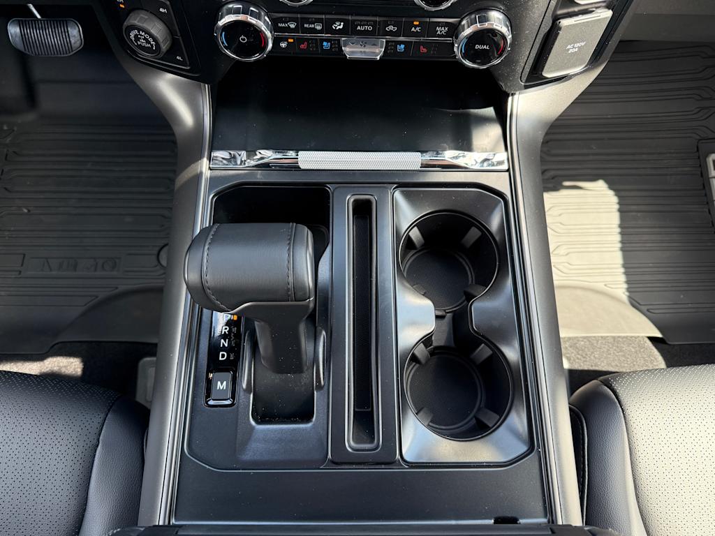 2025 Ford F-150 Lariat 12