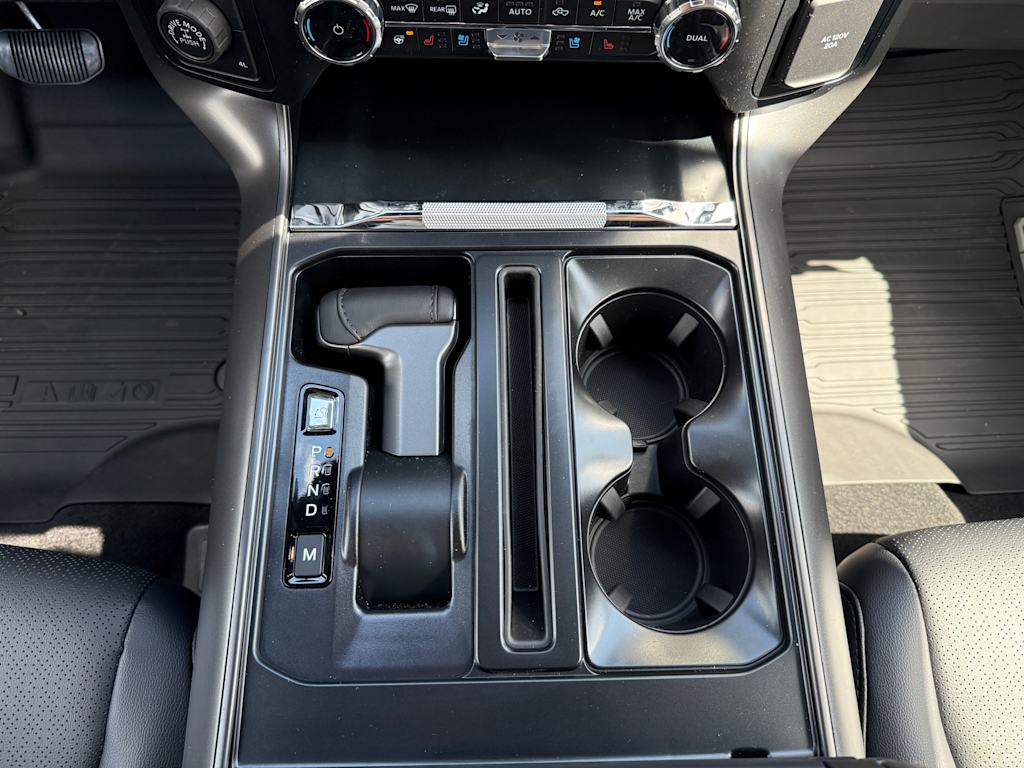 2025 Ford F-150 Lariat 24