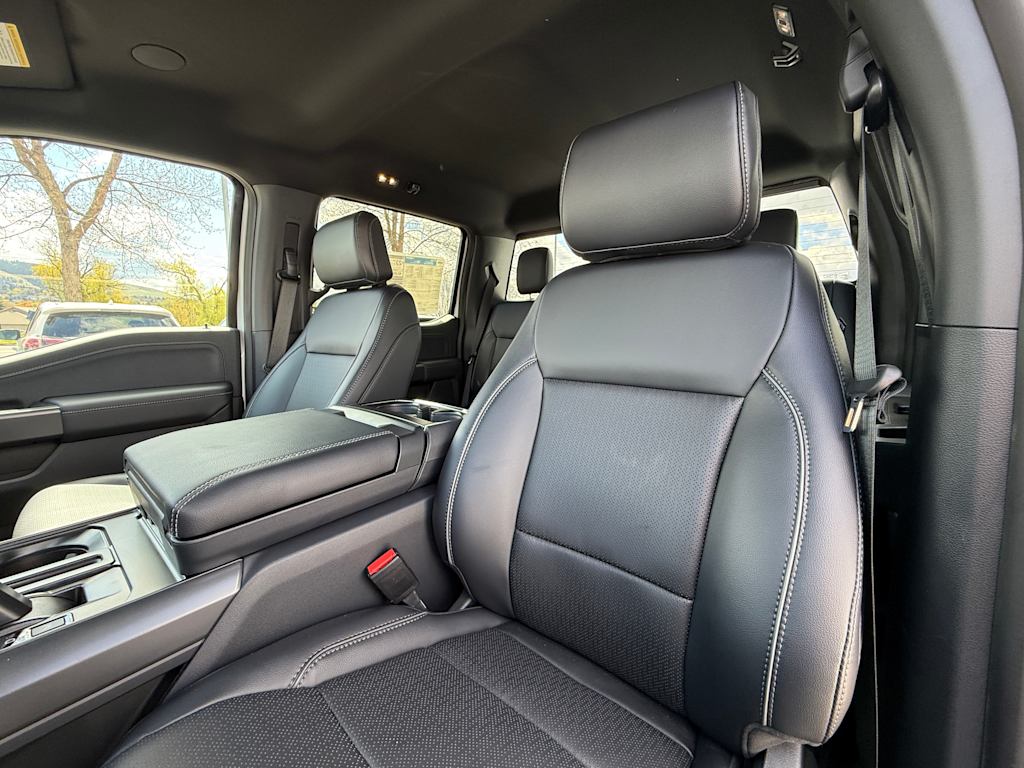 2025 Ford F-150 Lariat 8