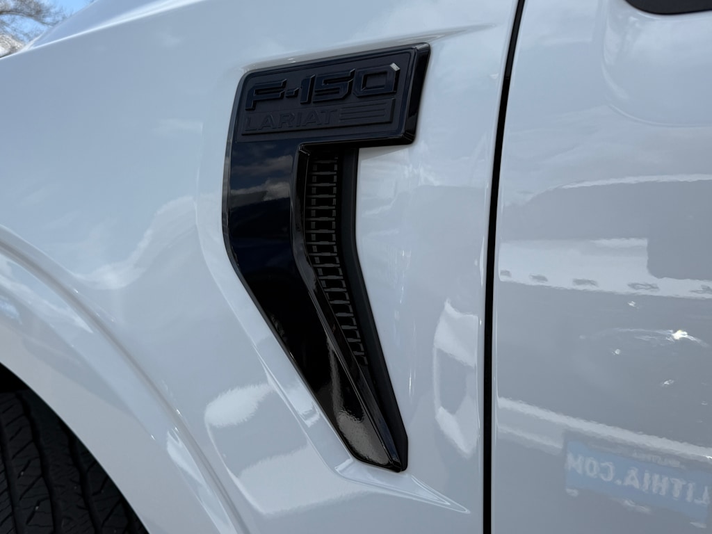 2025 Ford F-150 Lariat 33