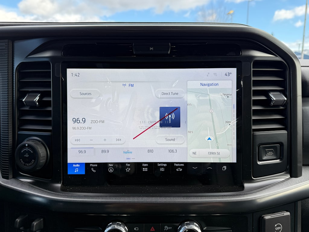 2025 Ford F-150 Lariat 12