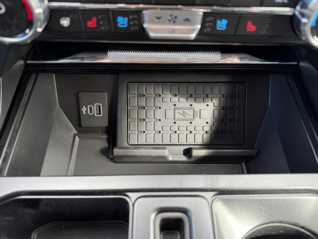 2025 Ford F-150 Lariat 24