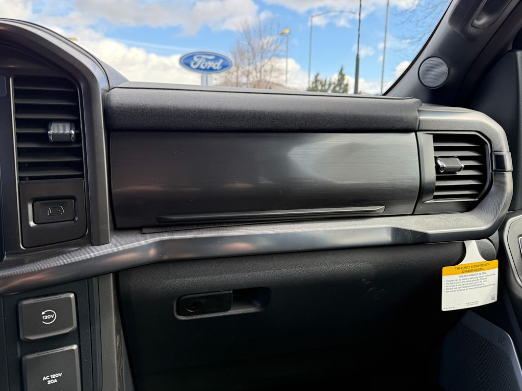 2025 Ford F-150 Lariat 29