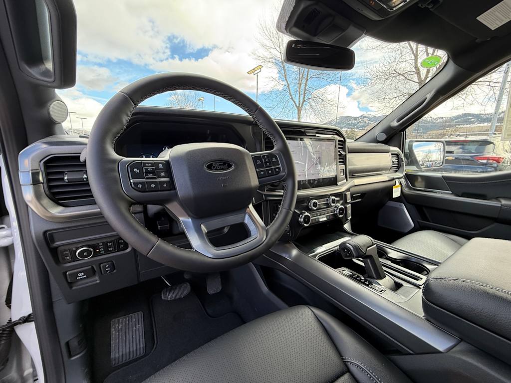 2025 Ford F-150 Lariat 2