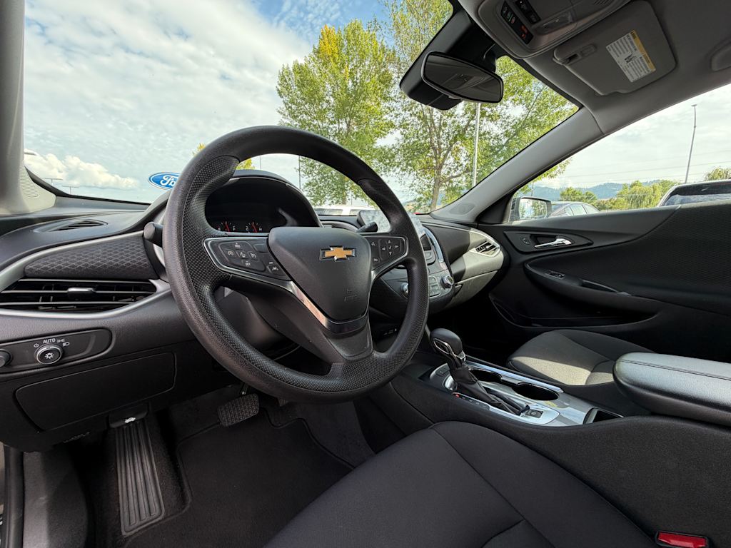 Thumbnail: 2025 Chevrolet Malibu - 2