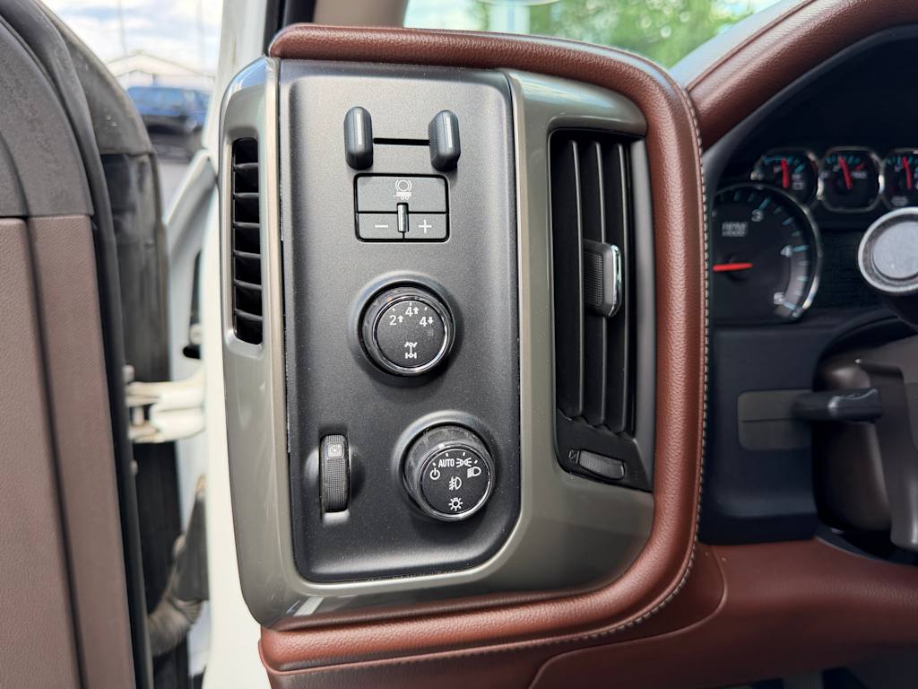 Thumbnail: 2015 Chevrolet Silverado 3500 - 2