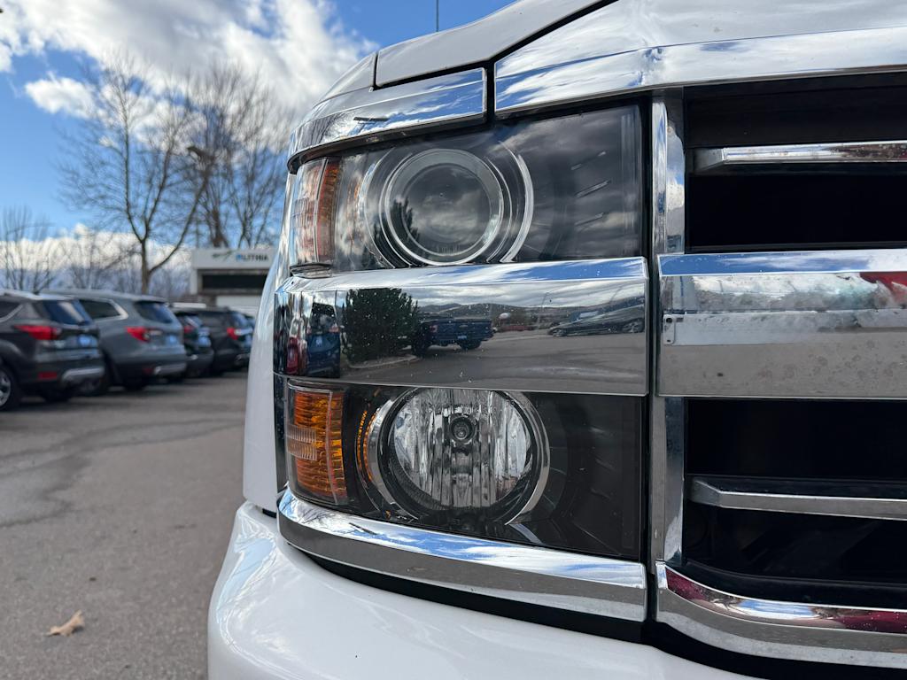 Thumbnail: 2019 Chevrolet Silverado 3500 - 16